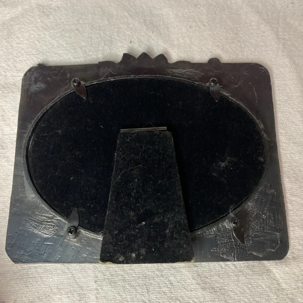 Pewter Picture Frame With Ladies Accessories 4‎ X 6 Inches
